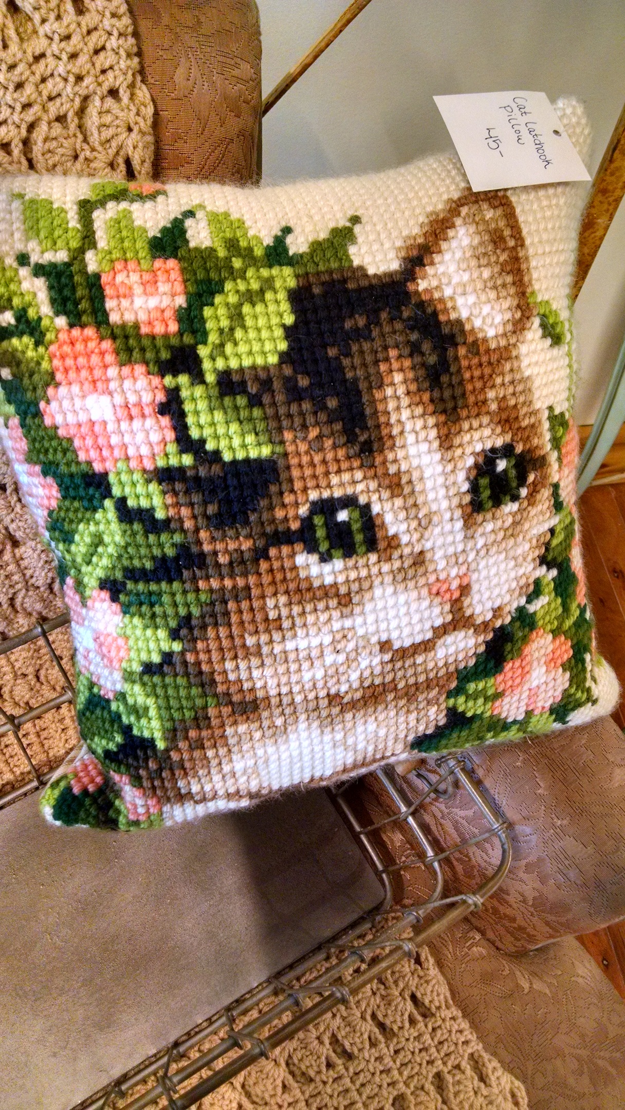 Cat latch hook pillow