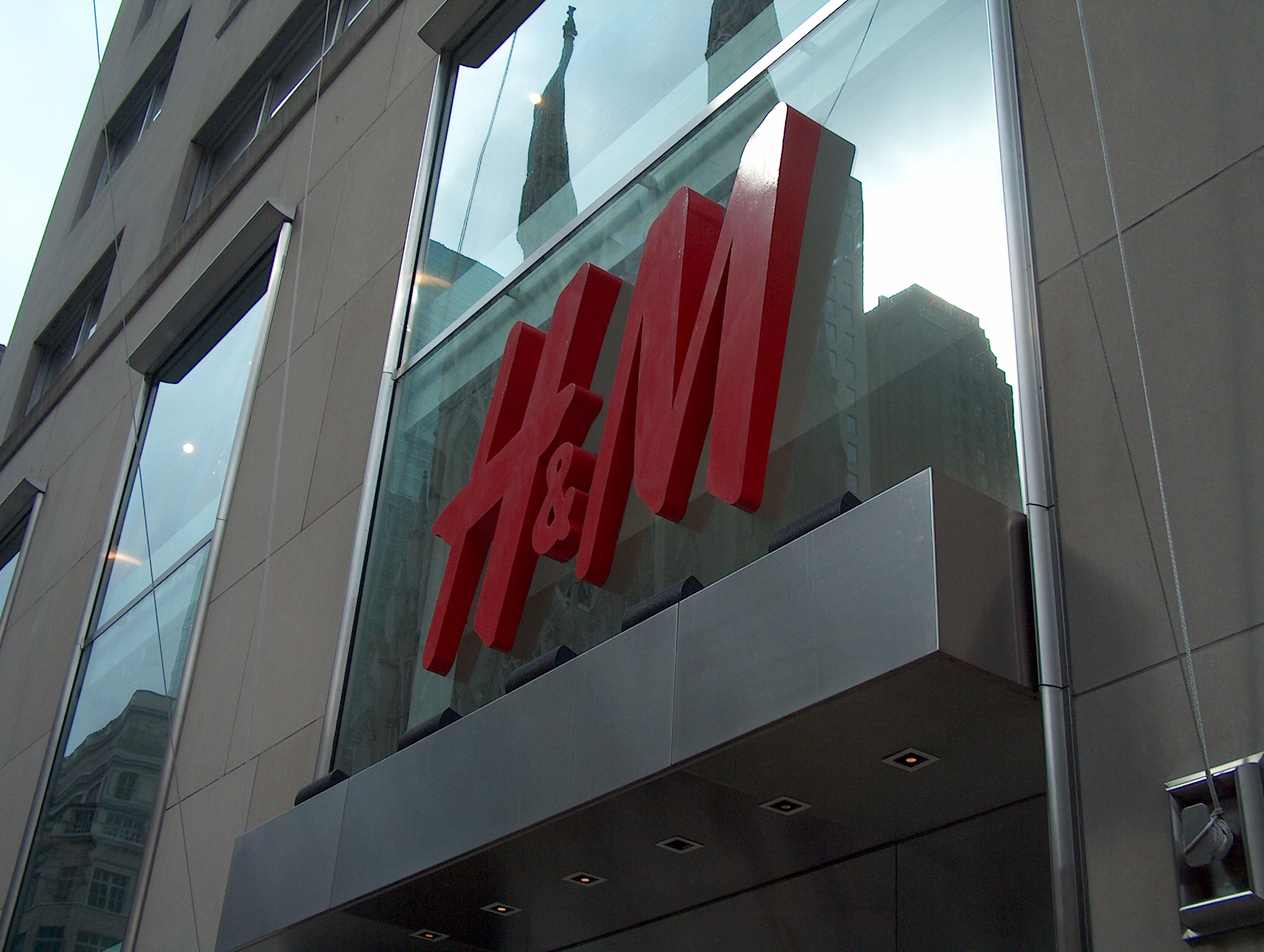 H&M NYC | Christina's Best Life